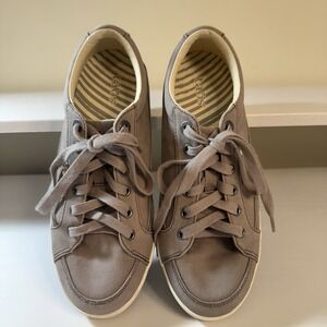 Taos Moc Star 2 Gray Canvas Womens Low Top Sneakers Shoes Size‎ 9.5